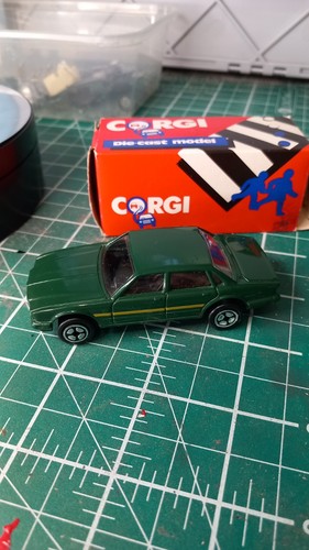 Corgi classics jaguar xj40 - corgi,