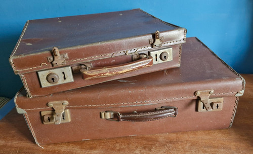Vintage brown suitcase - 2,