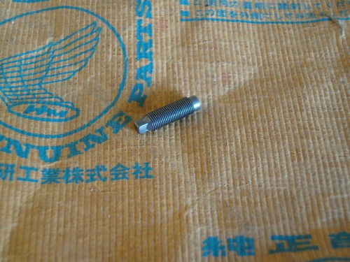 Honda valve adjuster screw - valve,