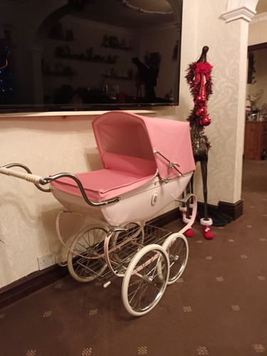 Silvercross dolls pram - pram, hard