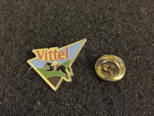 Pin water drink - pin's, vittel