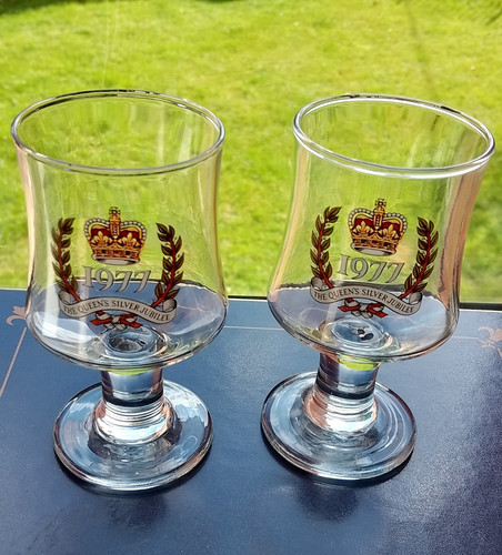 Royal 1977 jubilee glasses - royal,