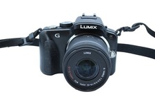 PANASONIC Lumix DMC-G3 DSLR Camera & Lumix G Vario 14-42mm f/3.5-5.6 Lens -C40