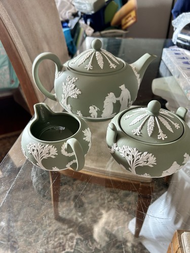 Celadon green wedgwood - celadon,