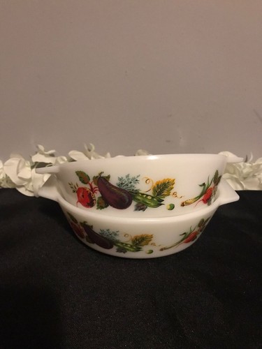 Vintage pyrex serving dishes - 2,
