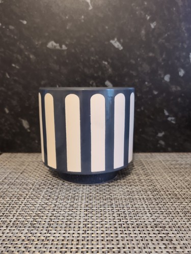Blue white striped pattern - &,