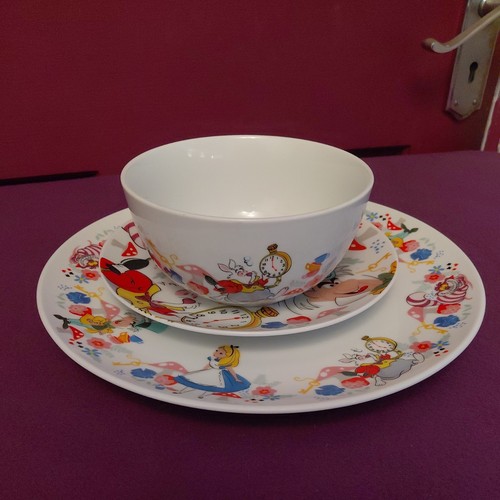Official disney alice - alice, in