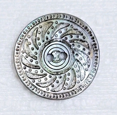 Grey shell pinwheel button - shell,