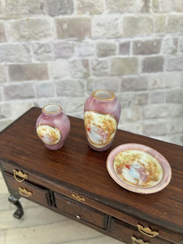 Dolls house scale - 1/12,