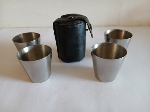 Leather hip flask pouch - , with