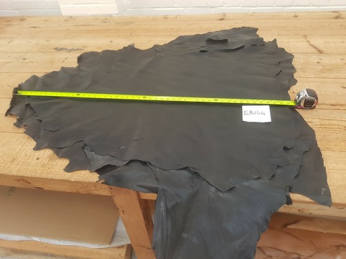Black skiver whole sheep skin - black,