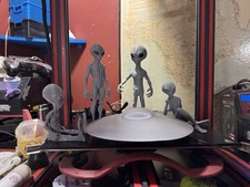 Ufo flying saucer - flying, 8”