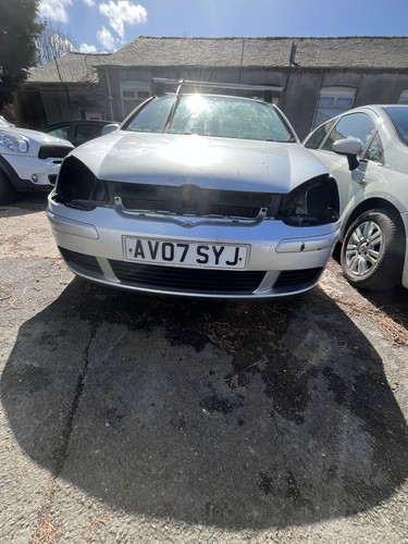 Golf mk5 front bumper - front,