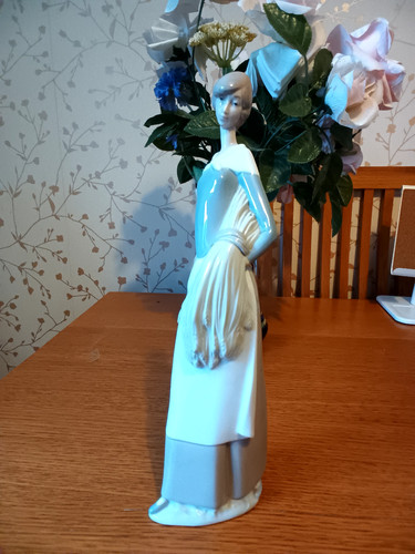 Large nao by lladro - 31,