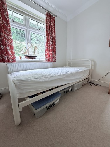 White metal single bed - single, +