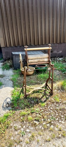 Victorian cast iron mangle - iron,