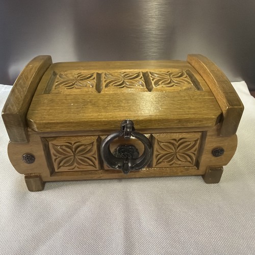 Vintage hand carved wooden - vintage, hand-carved