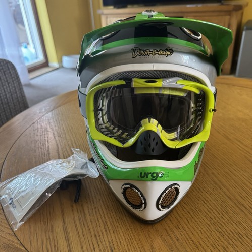Full face helmet urge - full, down