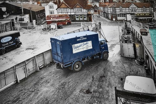 Iwc2414 donald cooks lorry - cooks,