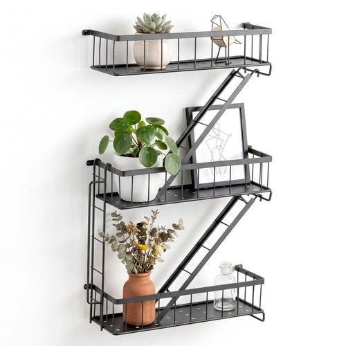 Tier fire escape - fire, wall