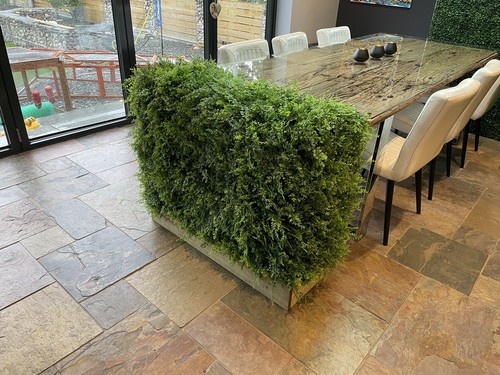 Artificial hedge 105 long - 105,