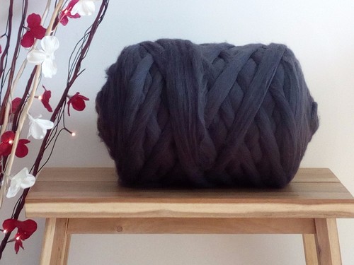 Graphite grey merino wool tops - grey*merino,