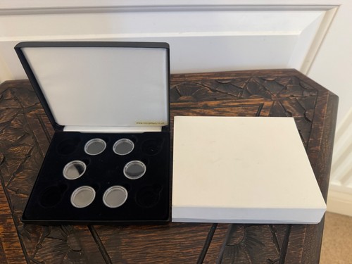 Deluxe holding display - deluxe, holding/display