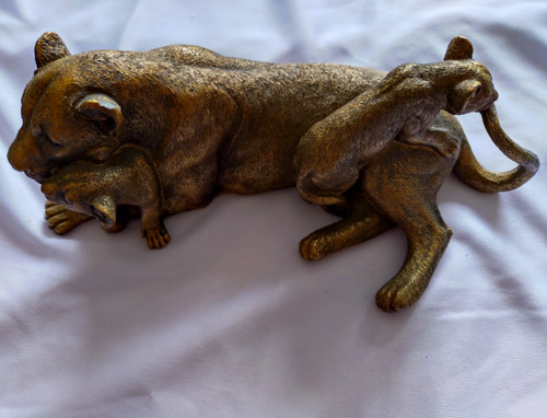 Resin lioness with - resin,