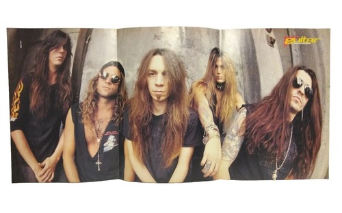 Skid row magazine pull - magazine, out