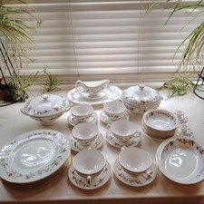 Wedgwood MIRABELLE  Dinner