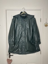 Four Seasons London - Khaki