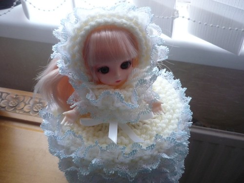 Knitting lace toilet roll - knitting,