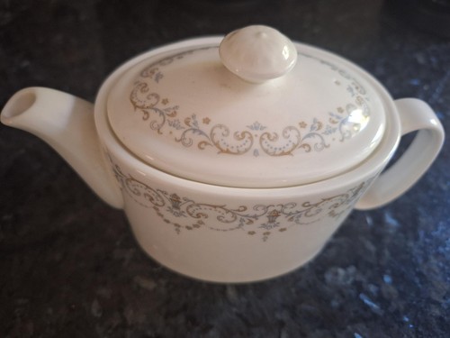 Royal doulton bone china - royal,