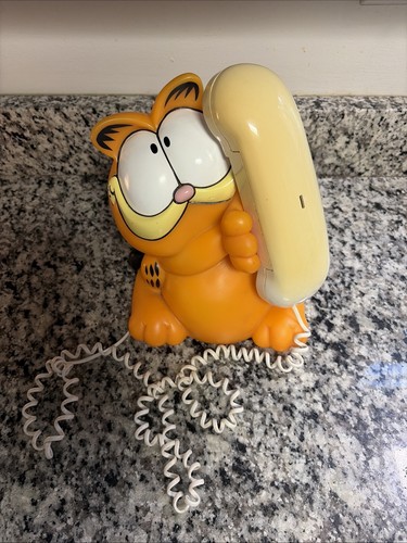 Garfield talking vintage phone - garfield,