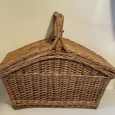 Traditiona Huntsman Wicker