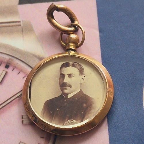 Large antique 9ct - 9ct, gold