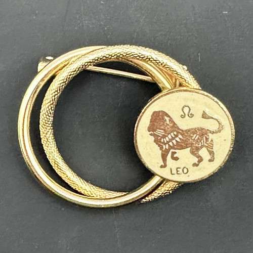 Gold tone textured leo zodiac - textured,