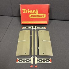 Tri-ang Railways R.70 Level Crossing with the Original Box