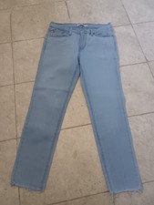 Ladies Levis mid rise slight
