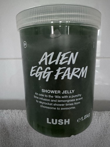 Lush alien egg - farm, shower