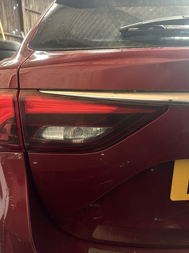 Toyota avensis rear - light, left