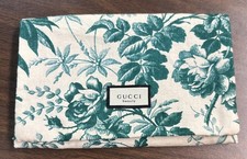 Gucci Beauty Bloom Beige Green