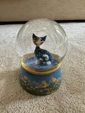 Goebel Rosina Wachtmeister Musical Snowglobe With Cat Figurine