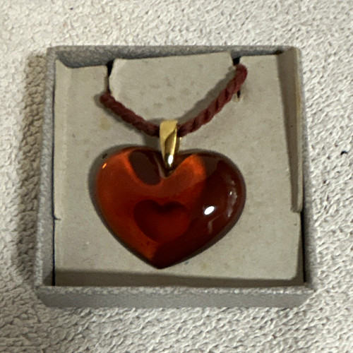 Lalique red heart glass - red,