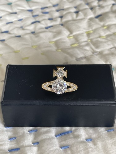 Small gold tone - small, clear