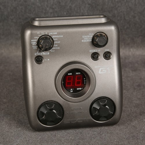 Zoom multi effects pedal - multi-effects,
