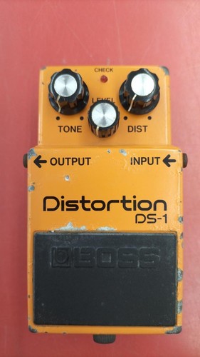 Boss distortion guitar - ds-1,