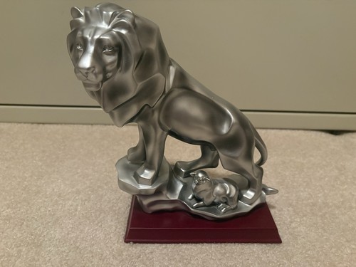 Metallic lion and lamb - lion,