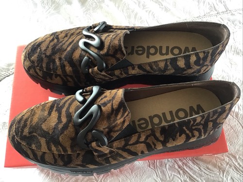 Woman wonders shoes size - woman’s,