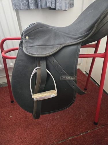 Maxam saddle - 16.5,
